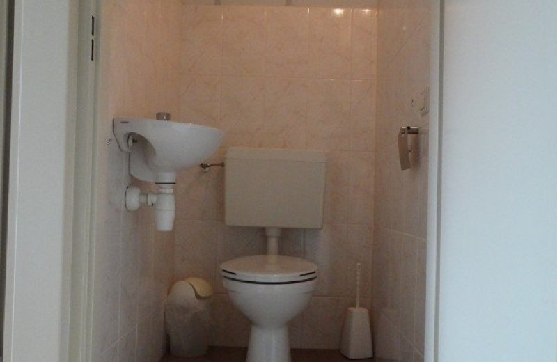 122 toilet bij slaapkamers