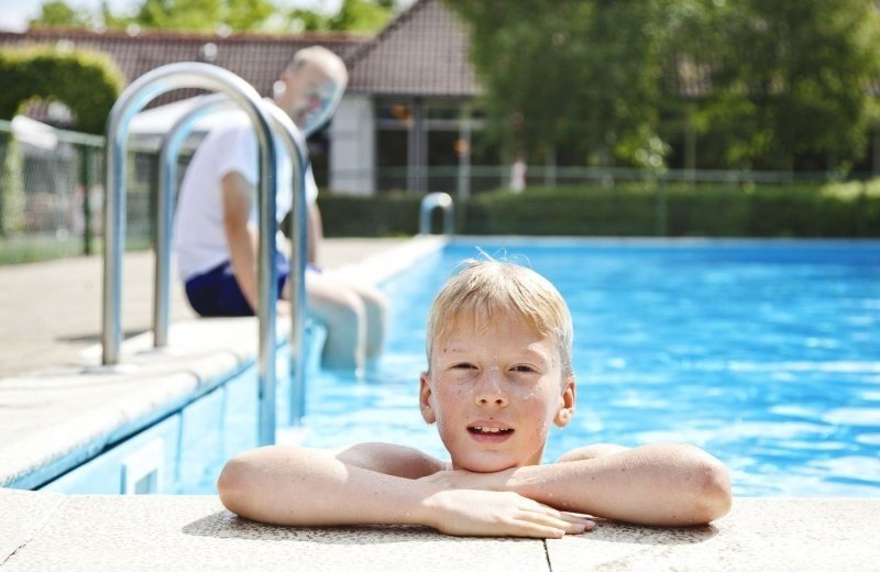 Zwembad posterbos zomer